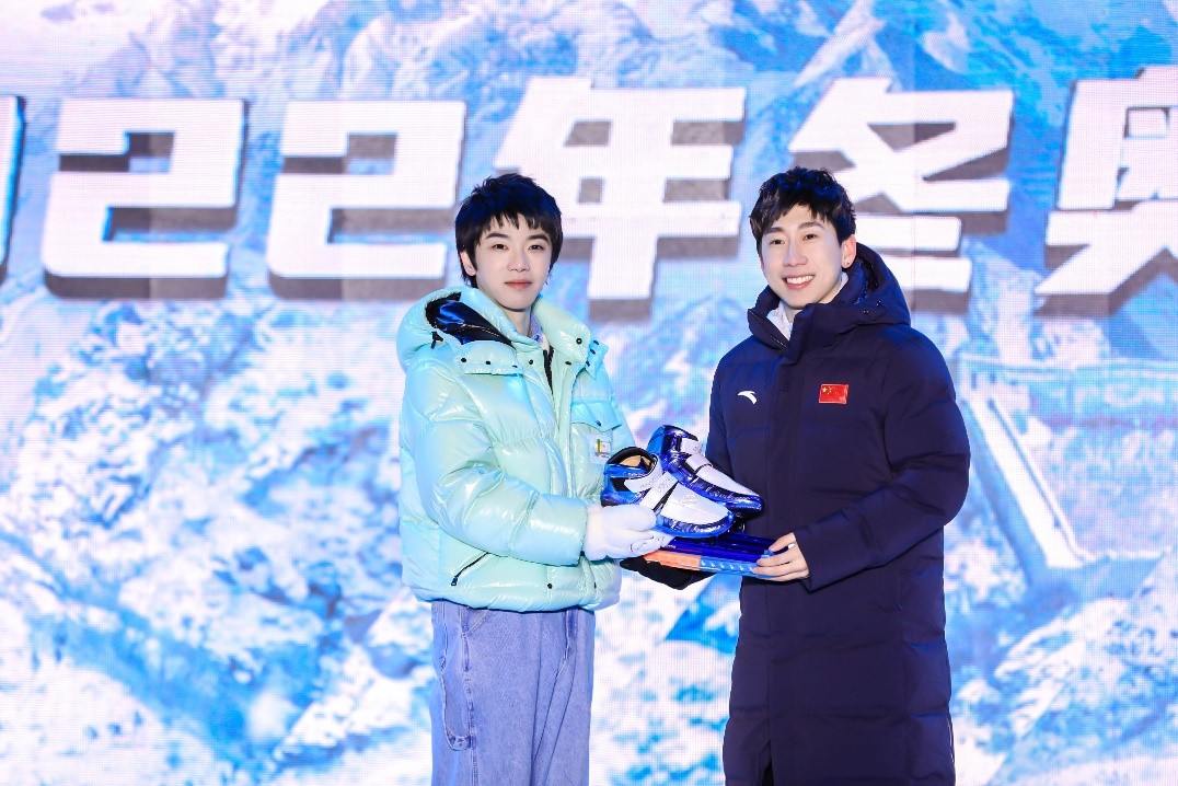 青岛啤酒品牌代言人华晨宇 (1).jpg